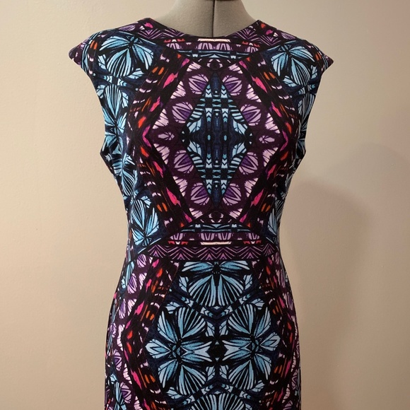 Vince Camuto Dresses & Skirts - Beautiful Vince Camuto multicolor bodycon dress